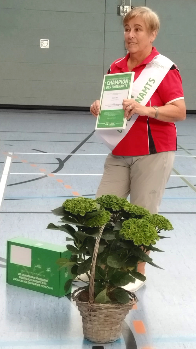 Ehrung Doris Gey - Gründungsmitglied und Ehrenamt im Frohburger Turnverein